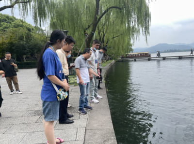 协力保护西湖 守护碧水清波 清波街道与西湖风景名胜区开展“流域共治”活动